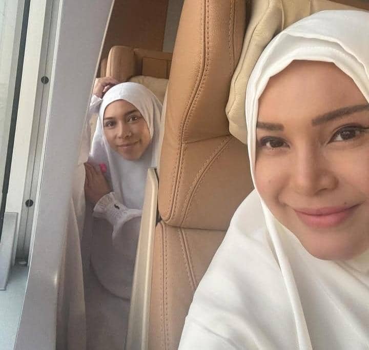 Melly Goeslaw sambut ultah ke-52 saat Umrah