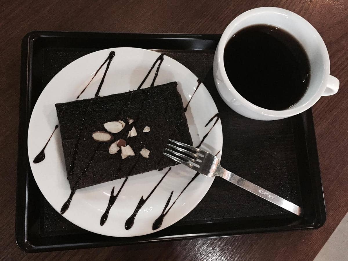 ilustrasi banana coffee brownies