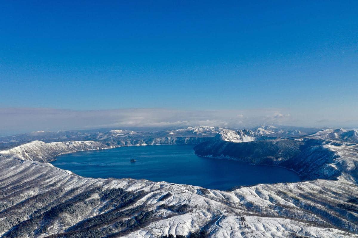 Lake Mashu, Hokkaido: Lokasi, Rute, Jam Buka, Harga Tiket, dan Tips Wisata