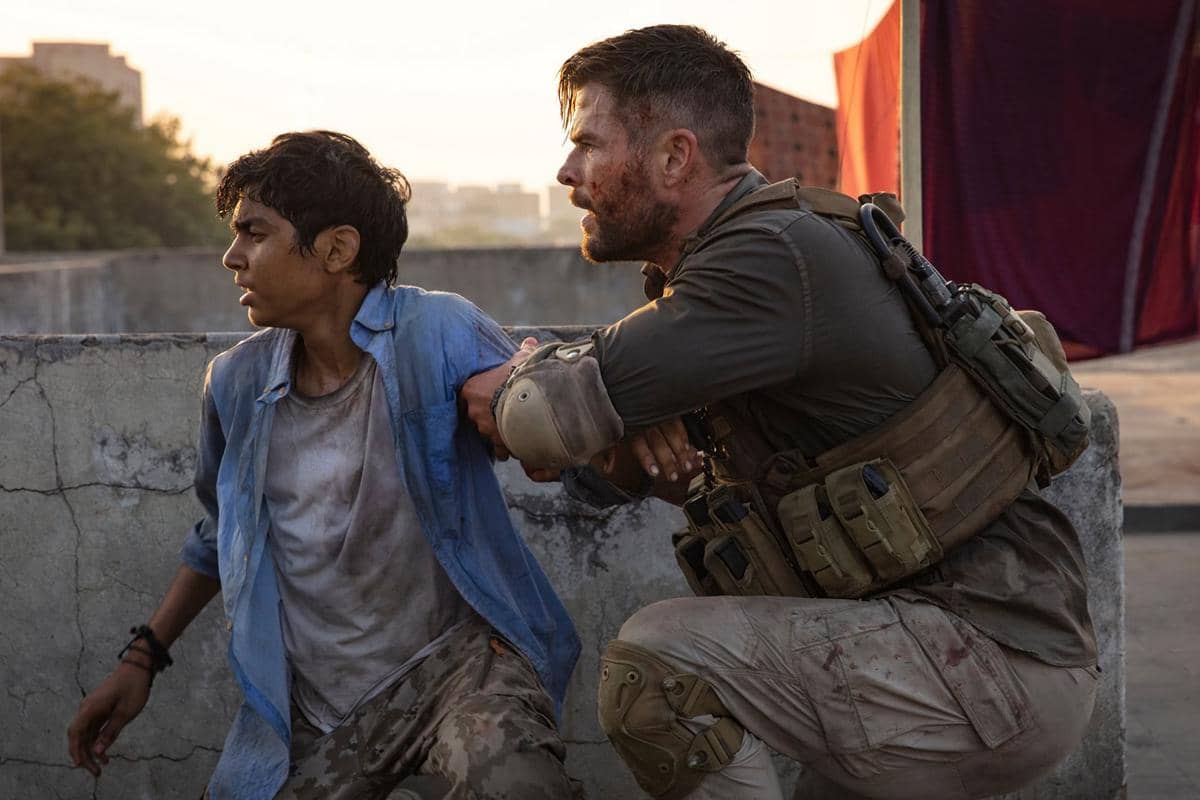 adegan dalam film Extraction