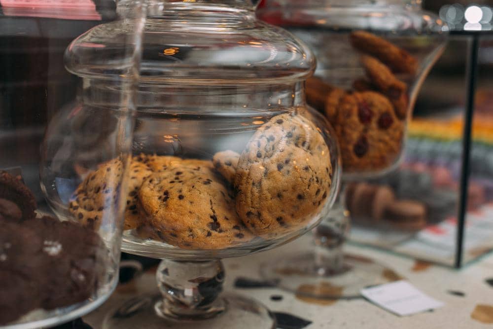 ilustrasi wadah cookies