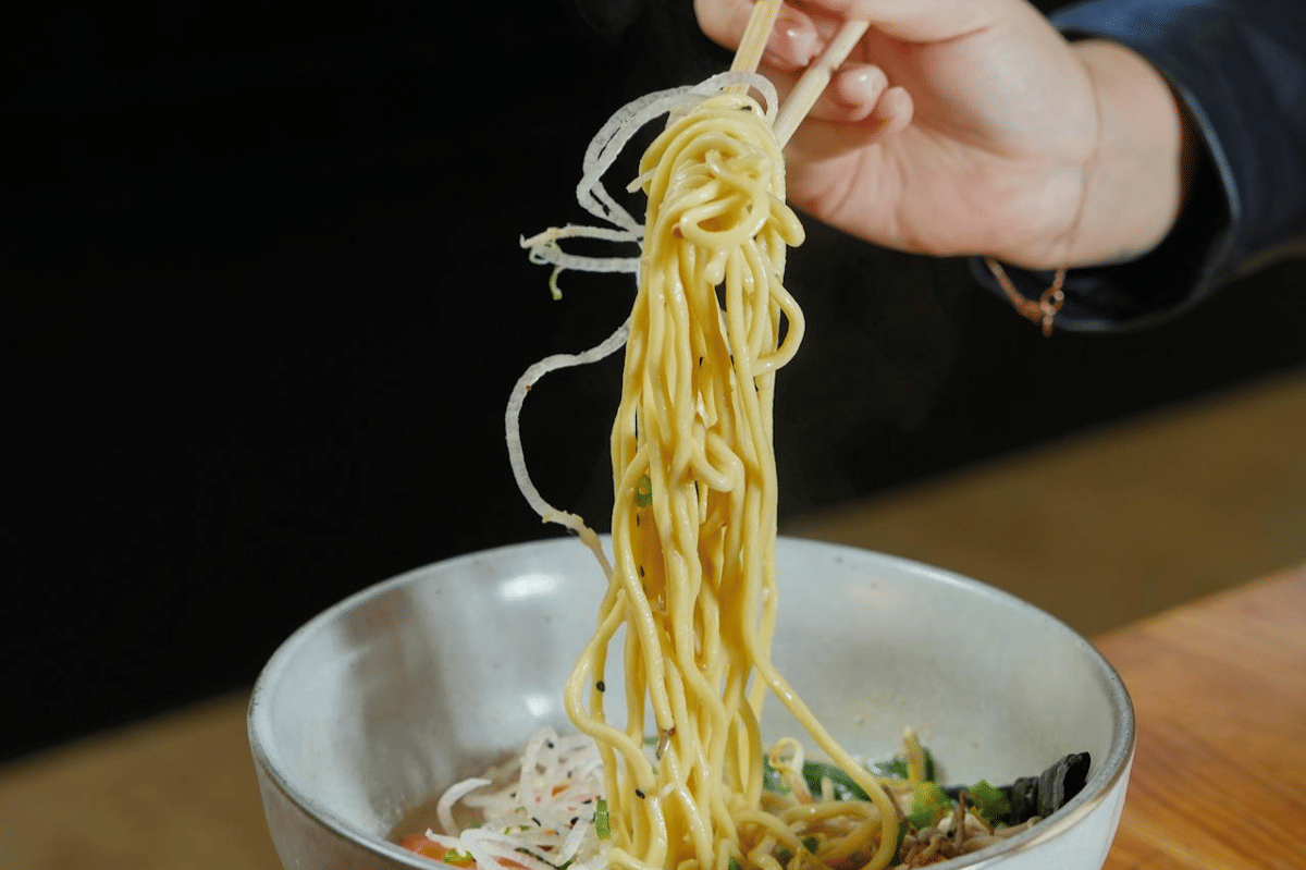 ilustrasi mengolah ramen