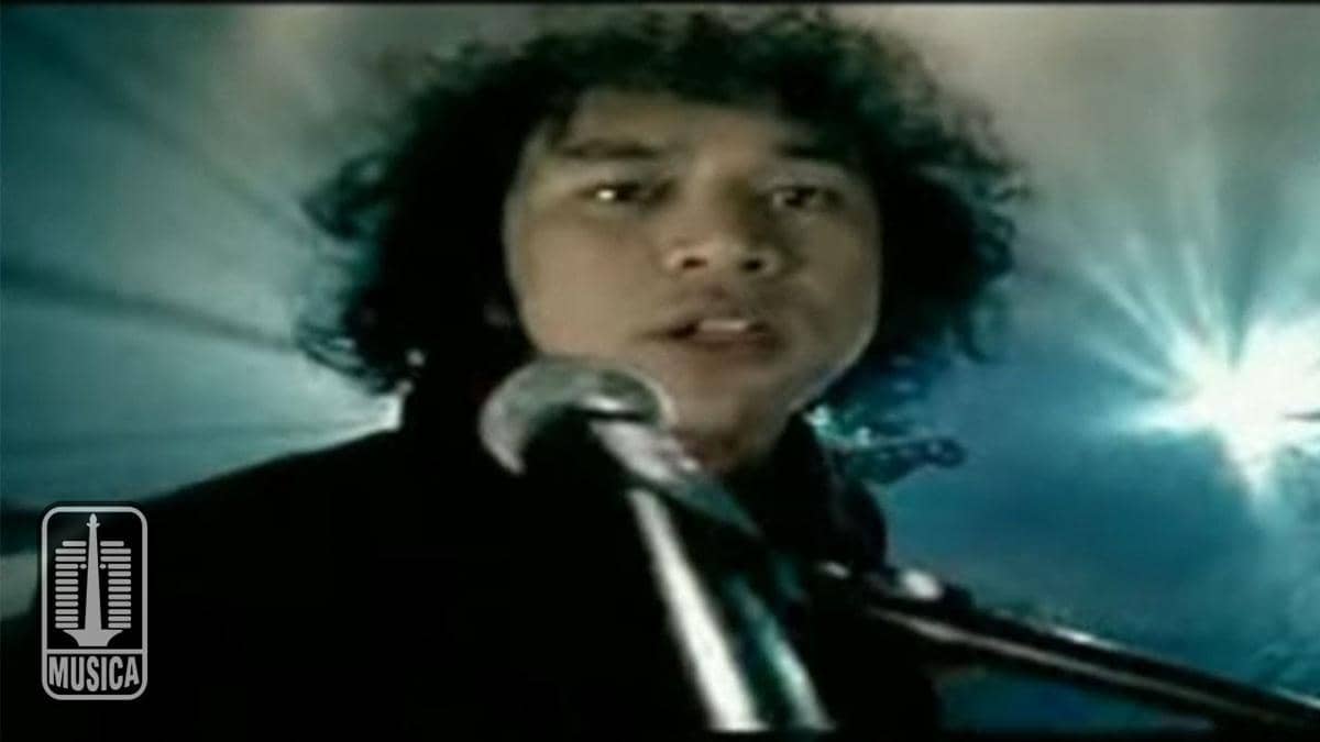 cuplikan video klip "Biarlah"