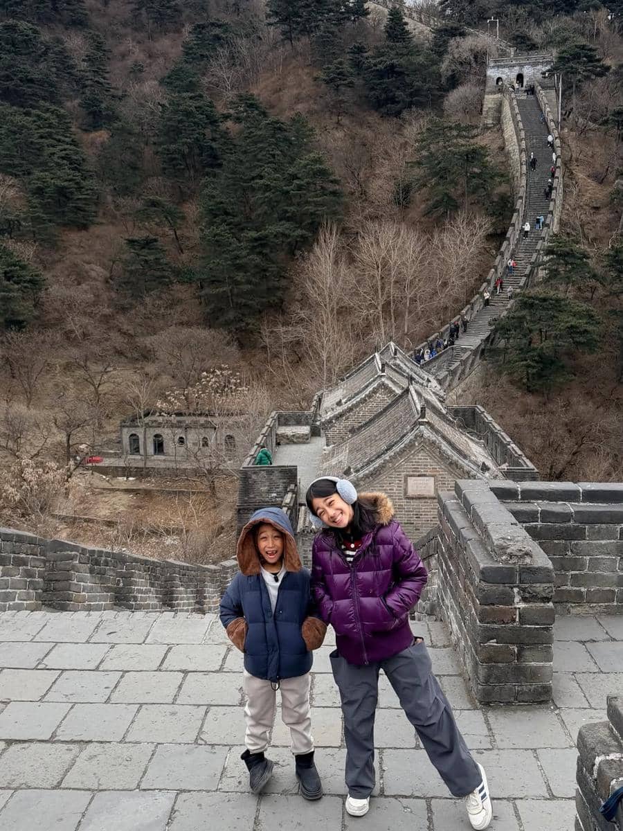 Keluarga Poppy Bunga jalan-jalan di Beijing