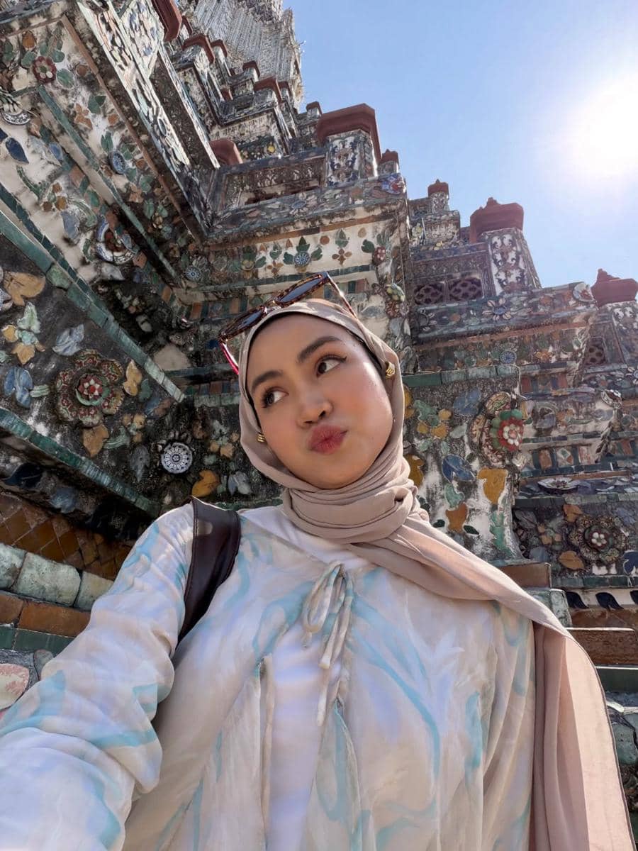 Xaviera Putri jalan-jalan di Thailand