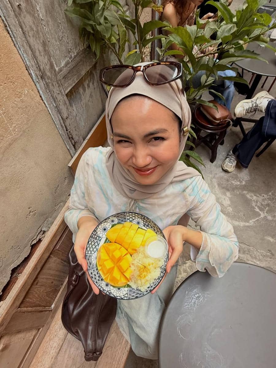 Xaviera Putri jalan-jalan di Thailand