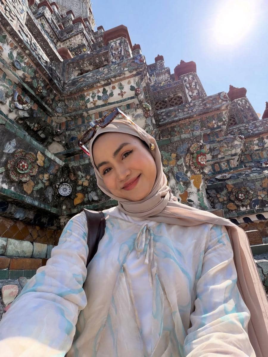 Xaviera Putri jalan-jalan di Thailand