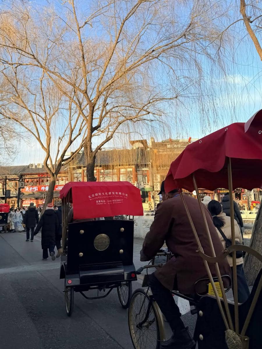 Keluarga Poppy Bunga jalan-jalan di Beijing