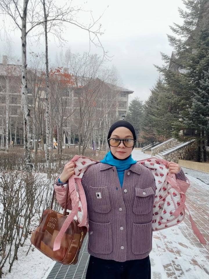 Tantri Namirah dan anak merasakan hujan salju di Korsel