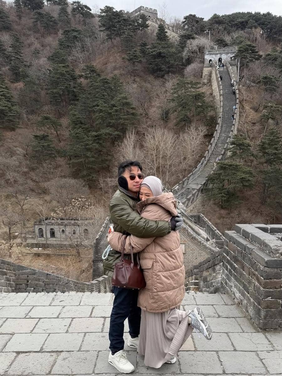 Keluarga Poppy Bunga jalan-jalan di Beijing