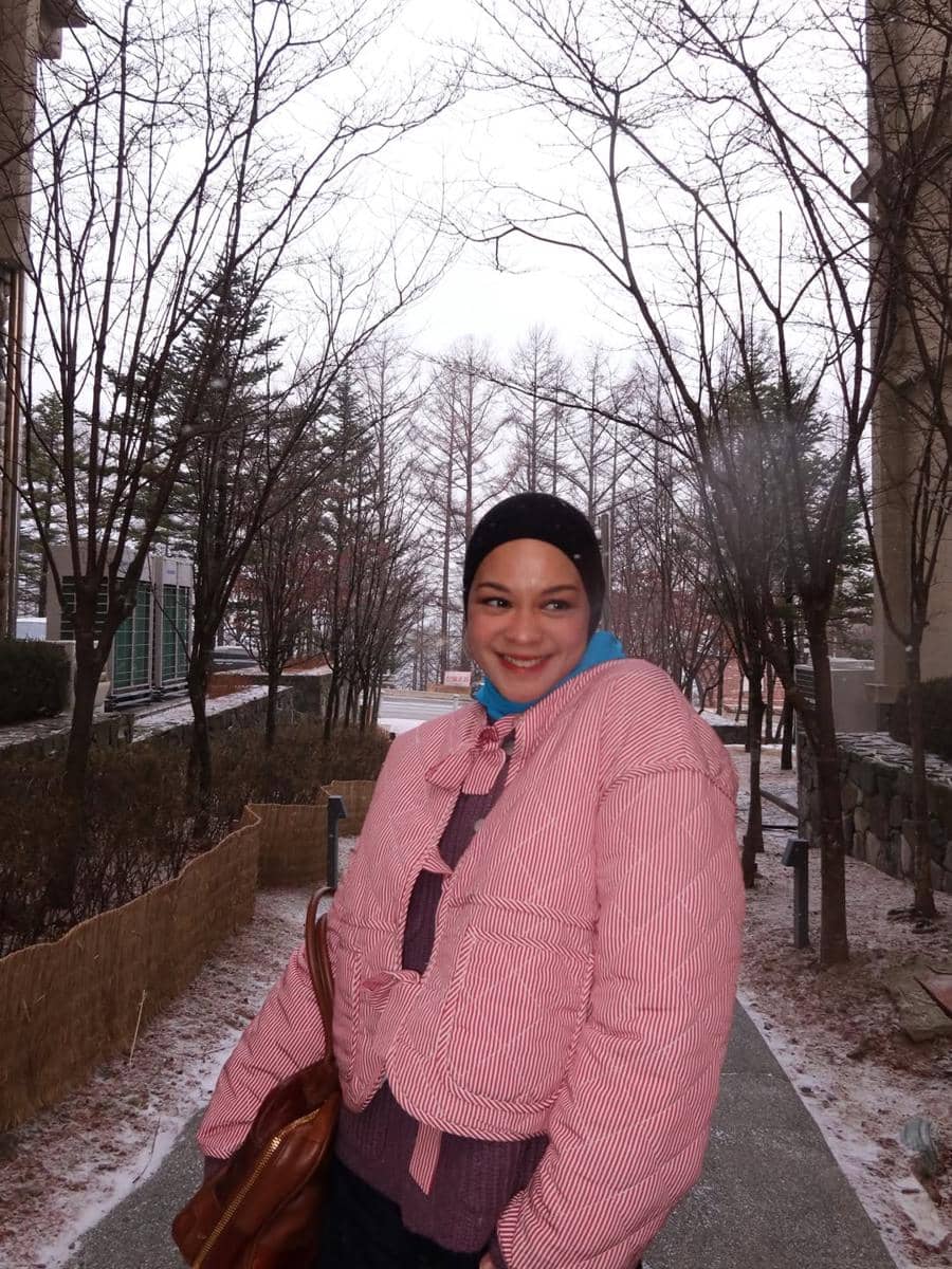 Tantri Namirah dan anak merasakan hujan salju di Korsel