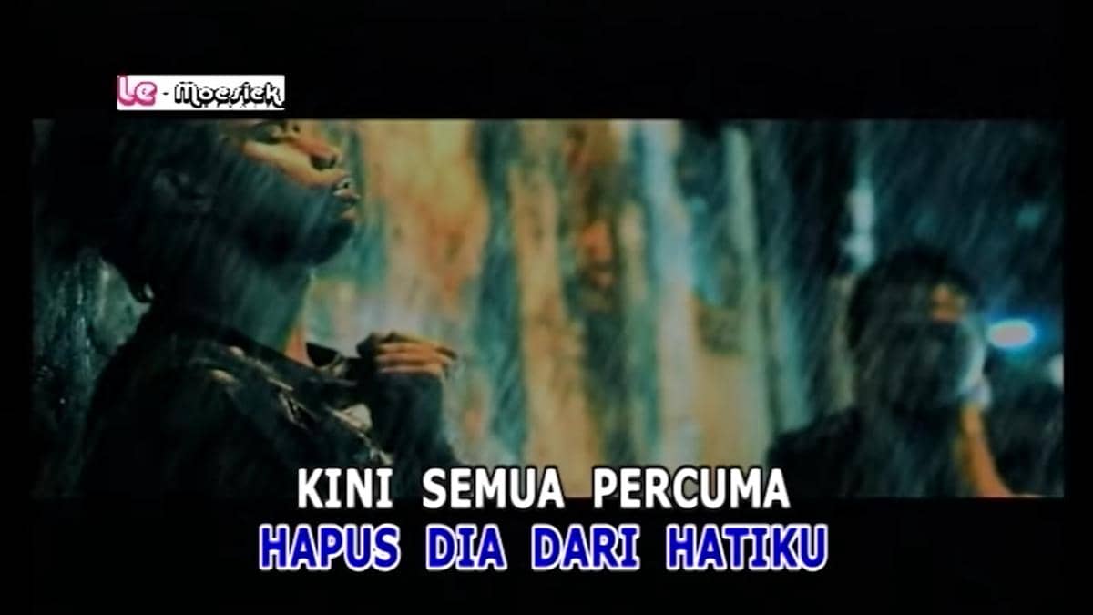 cuplikan video klip "Tanya Hati"