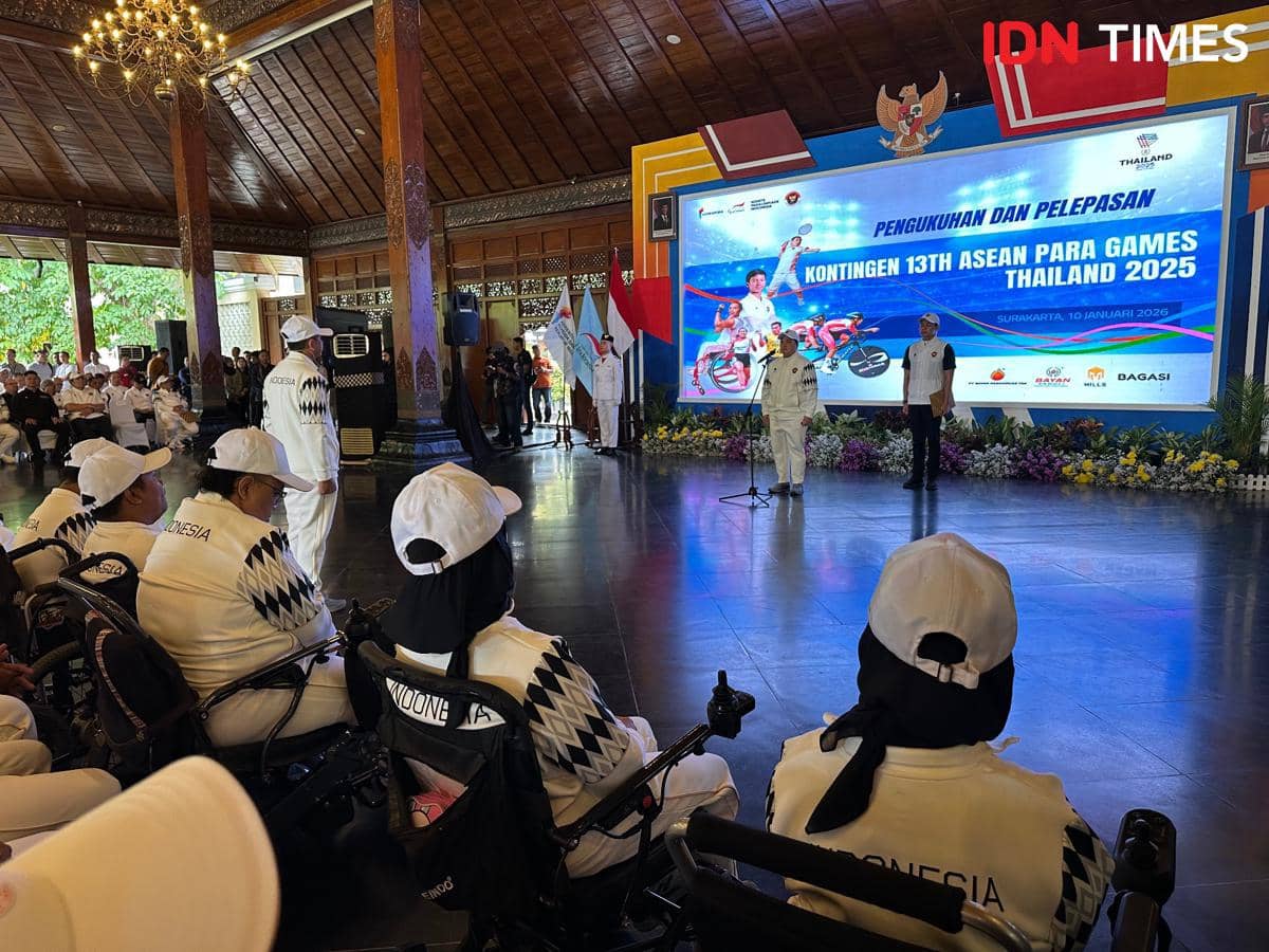 Pengukuhan dan Pelepasan Kontingen 13th ASEAN Para Games Thailand 2026, di Pendapi Gedhe Balaikota Surakarta, Sabtu (10/1/2026). (IDN Times/Larasati Rey)