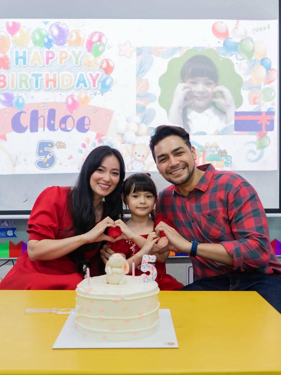 Potret Asmirandah dan Jonas Rivanno rayakan ultah Chloe di sekolah