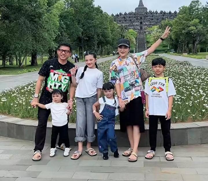 potret keluarga Ashanty Liburan di Magelang