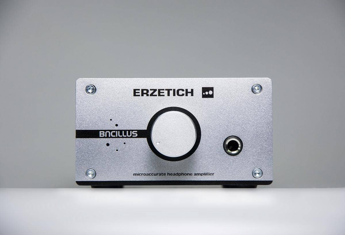 ilustrasi headphone amplifier