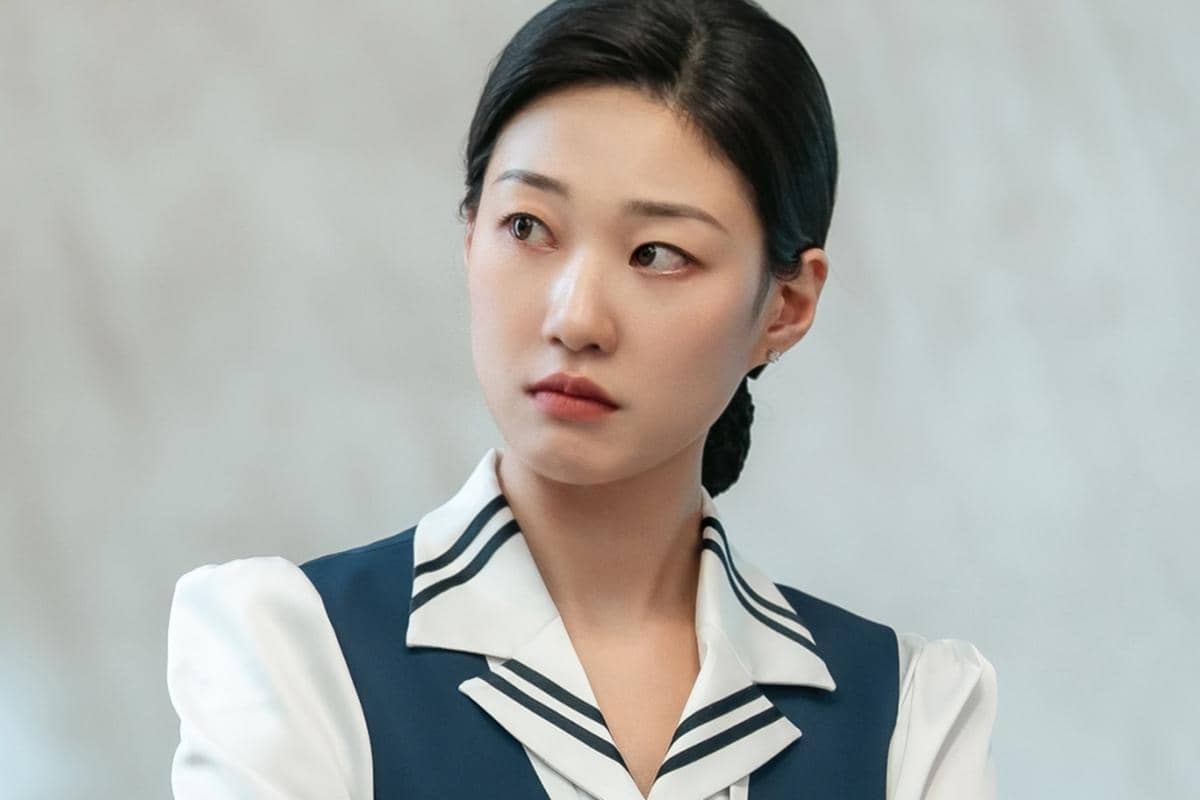 Still cut Undercover Miss Hong