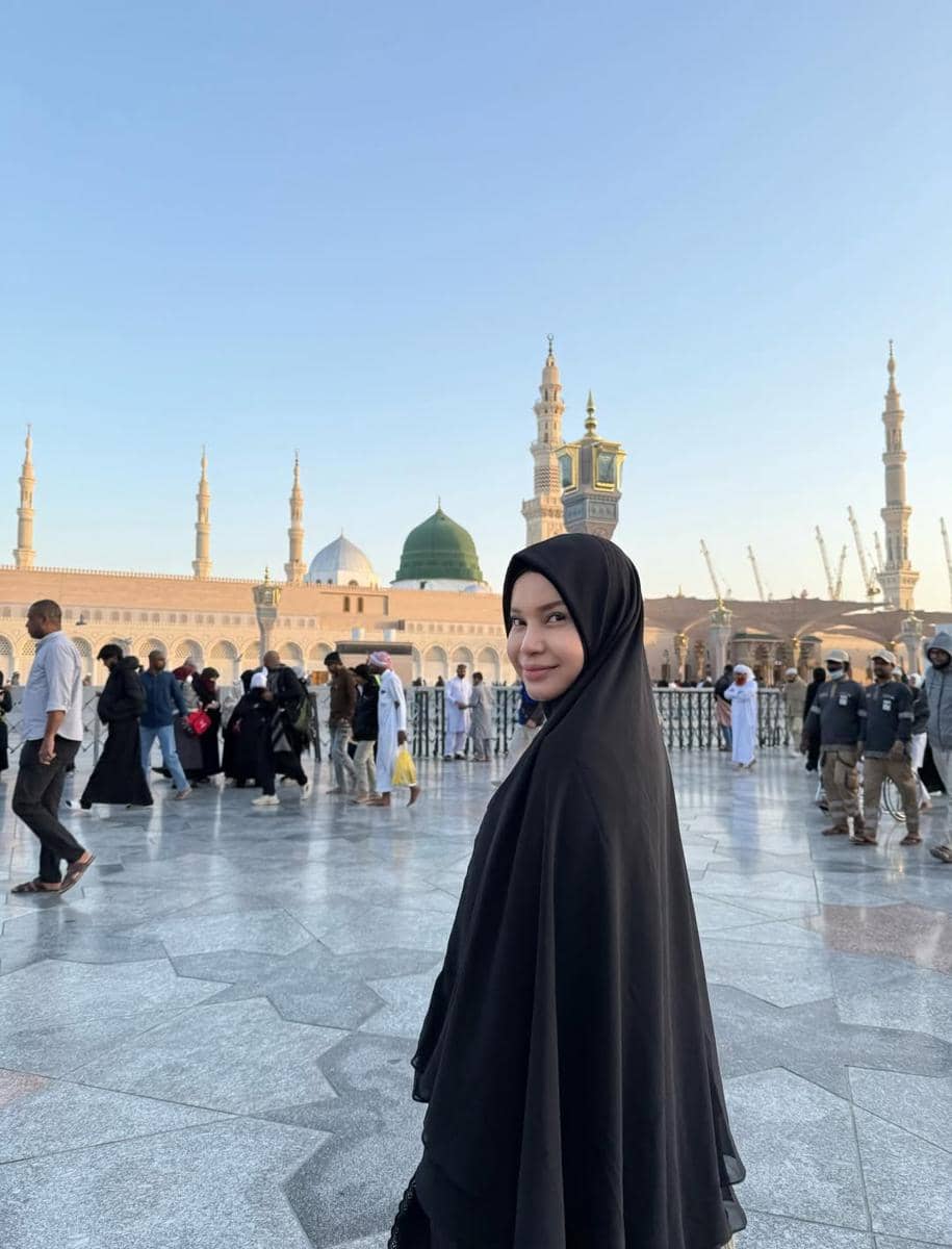 Seleb menunaikan ibadah umrah di awal tahun 2026