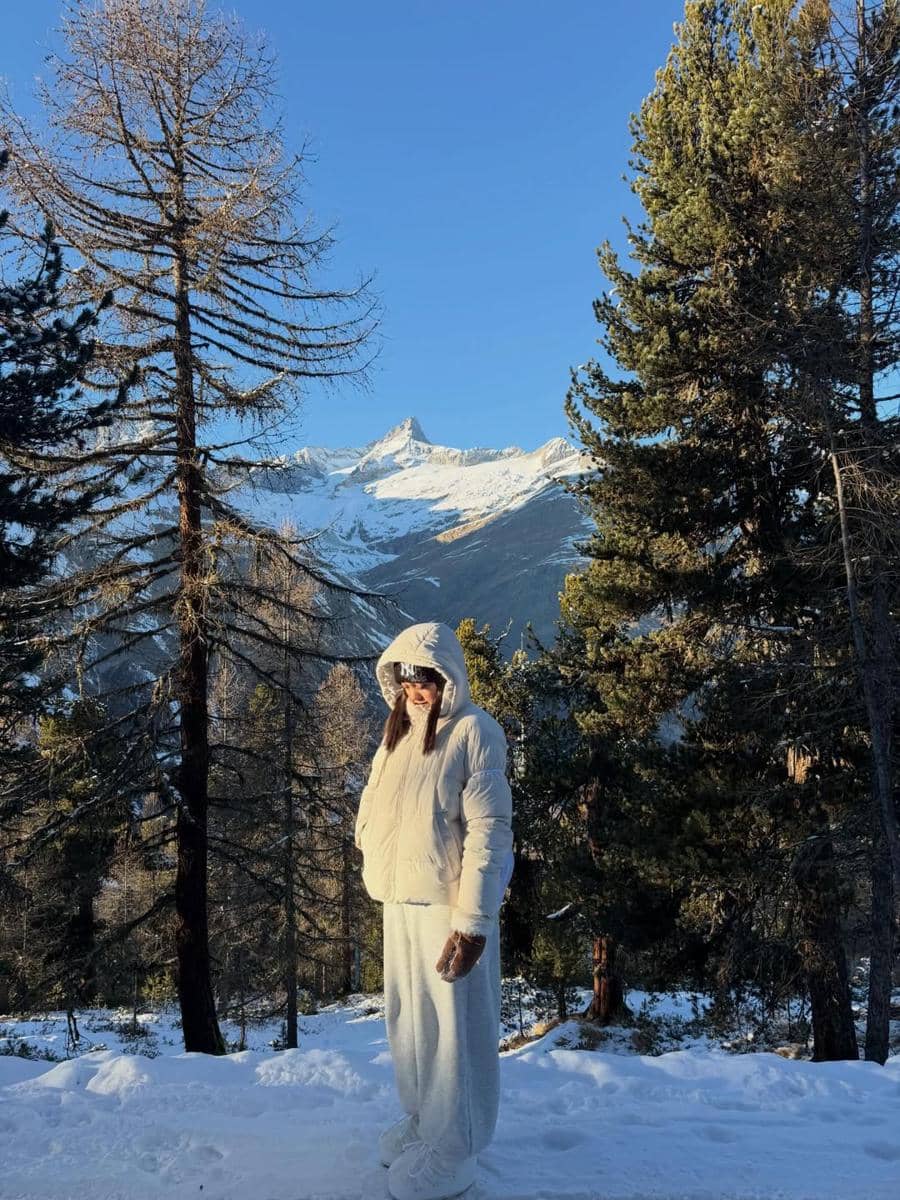 Naura Ayu menikmati salju di Gunung Matterhorn