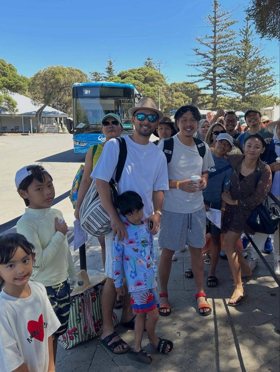 Keluarga Whulandary Herman main di Pulau Rottnest