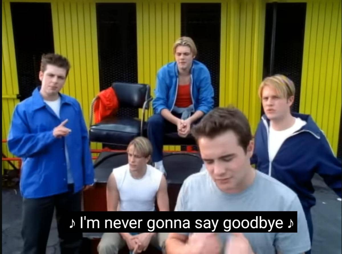 cuplikan MV "Swear It Again"