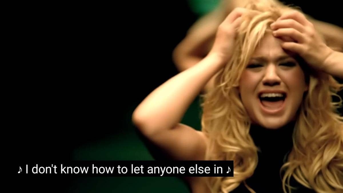 cuplikan MV "Because of You"