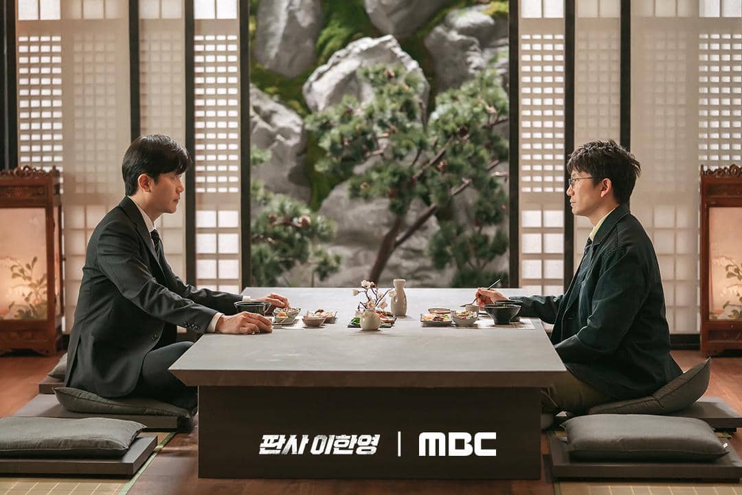Cuplikan drama Korea The Judge Returns