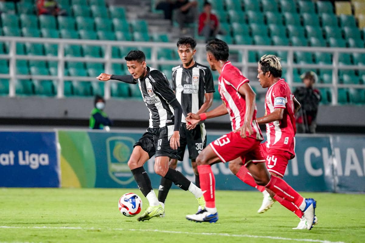 kendal tornado fc, deltras fc