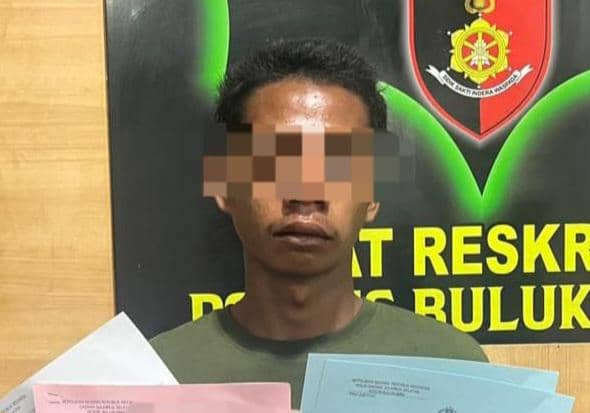AW (20) pria yang bunuh ayah kandungnya sendiri karena tak dibelikan motor (Dok. Humas Polres Bulukumba).