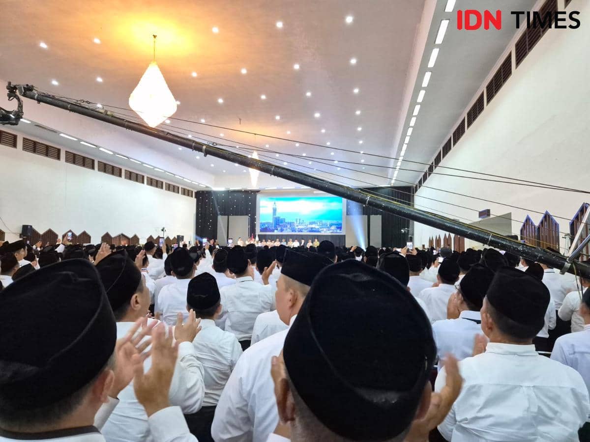 Menhaj Irfan Yusuf Resmi Buka Diklat PPIH 2026 di Asrama Haji Pondok Gede, Jakarta (IDN Times/Yogie Fadila)