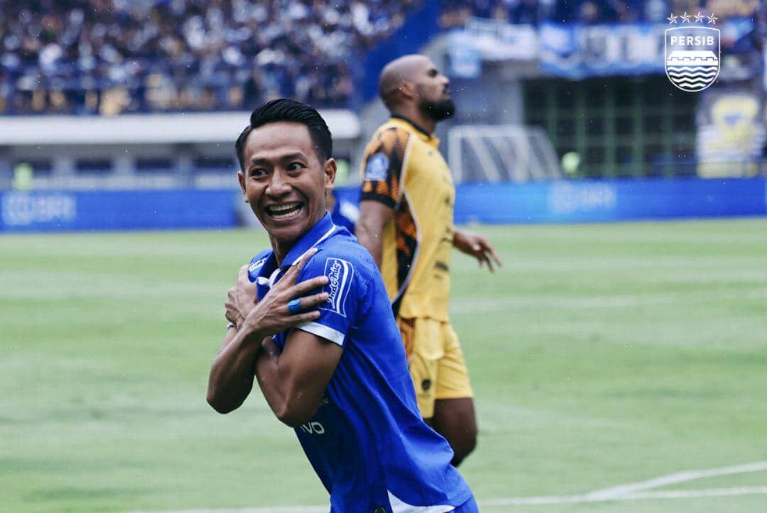 Selebrasi Beckham Putra usai jebol gawang Persija, Minggu (11/1/2026). (X/@persib).