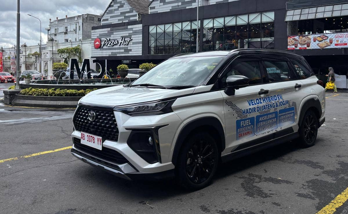 Preview Veloz Hybrid Test Drive Experience, di Jogja City Mall, Minggu (11/1/2026).