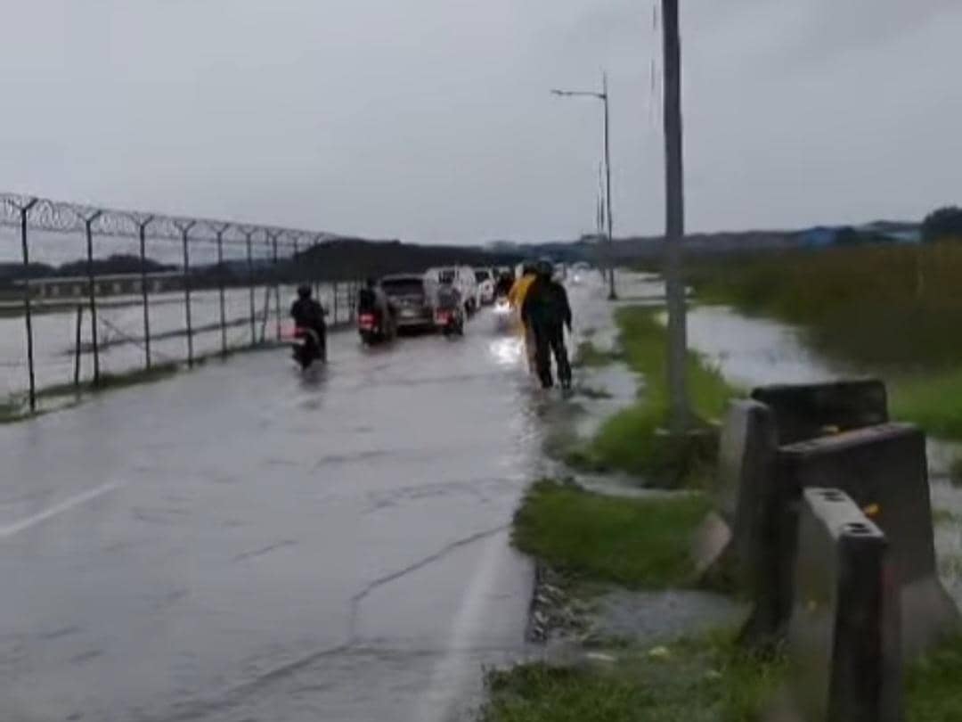 Akses ke Bandara Soetta tergenang banjir