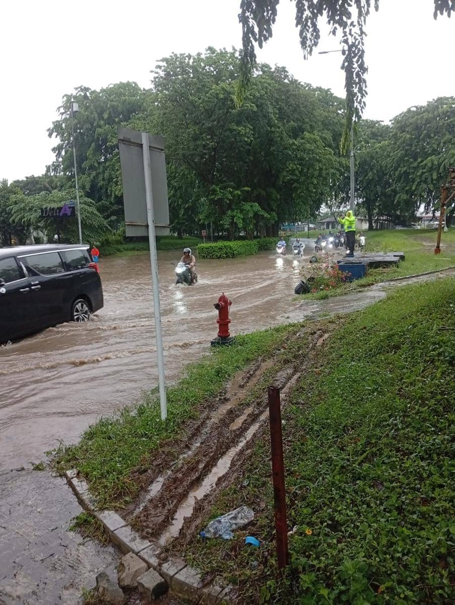 Akses ke Bandara Soetta tergenang banjir