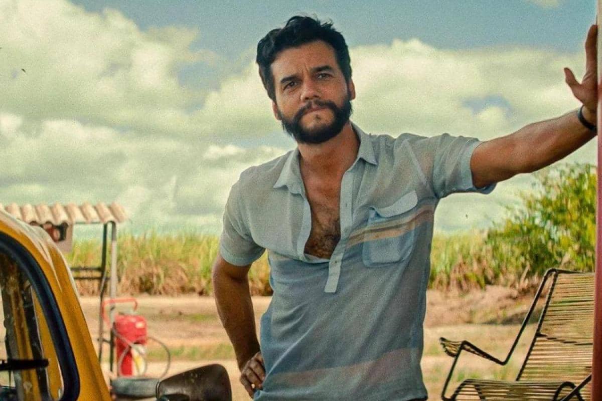 Wagner Moura dalam film The Secret Agent