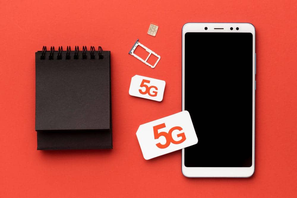 ilustrasi ponsel dan SIM card 