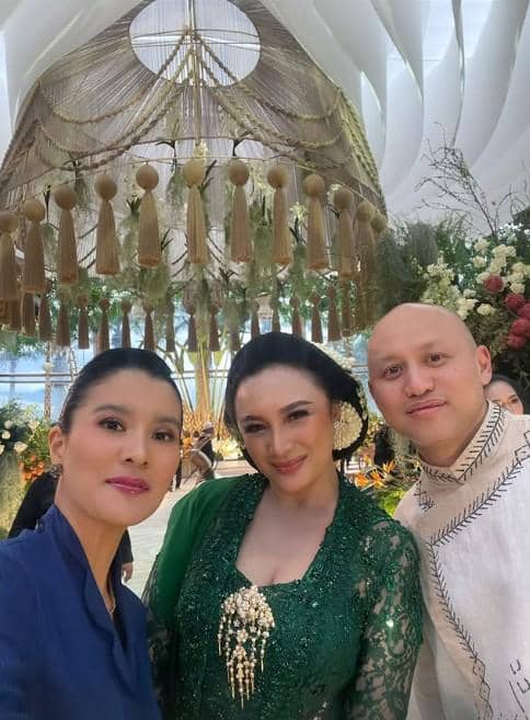 Artis di Pernikahan Putra Tommy Soeharto (instagram.com/anandamikola)