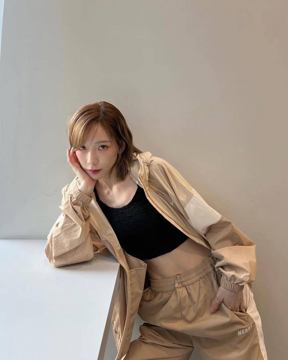 referensi gaya fashion boyish ala Taeyeon SNSD