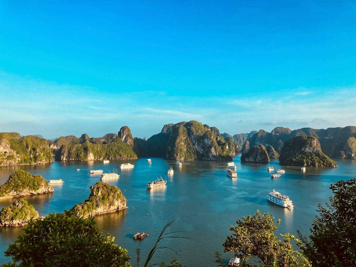 ilustrasi Ha Long Bay 