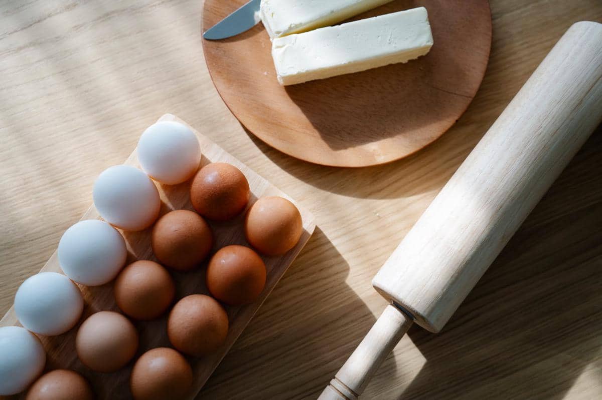 ilustrasi bahan membuat roti panggang telur