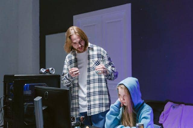 ilustrasi pria menjalankan hobi