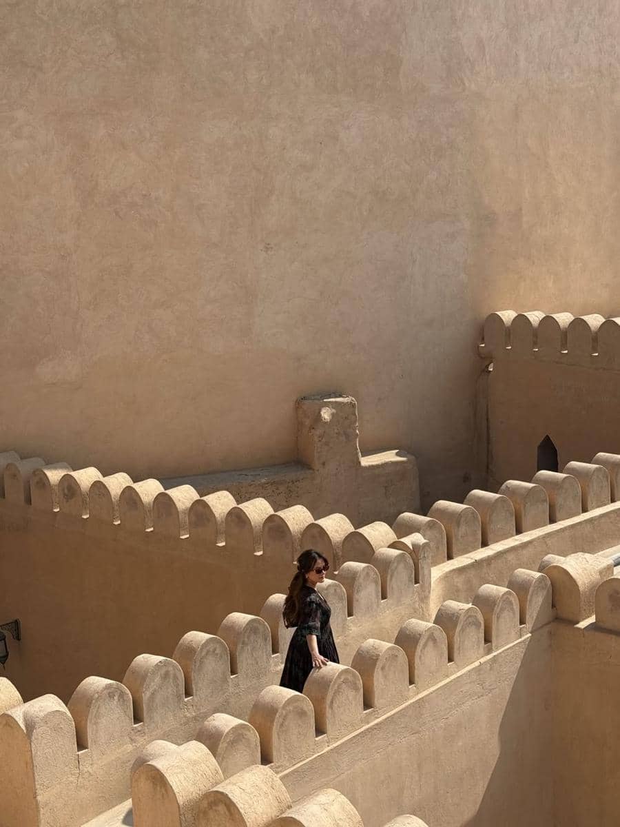 Marsha Aruan berkeliling di Benteng Nizwa