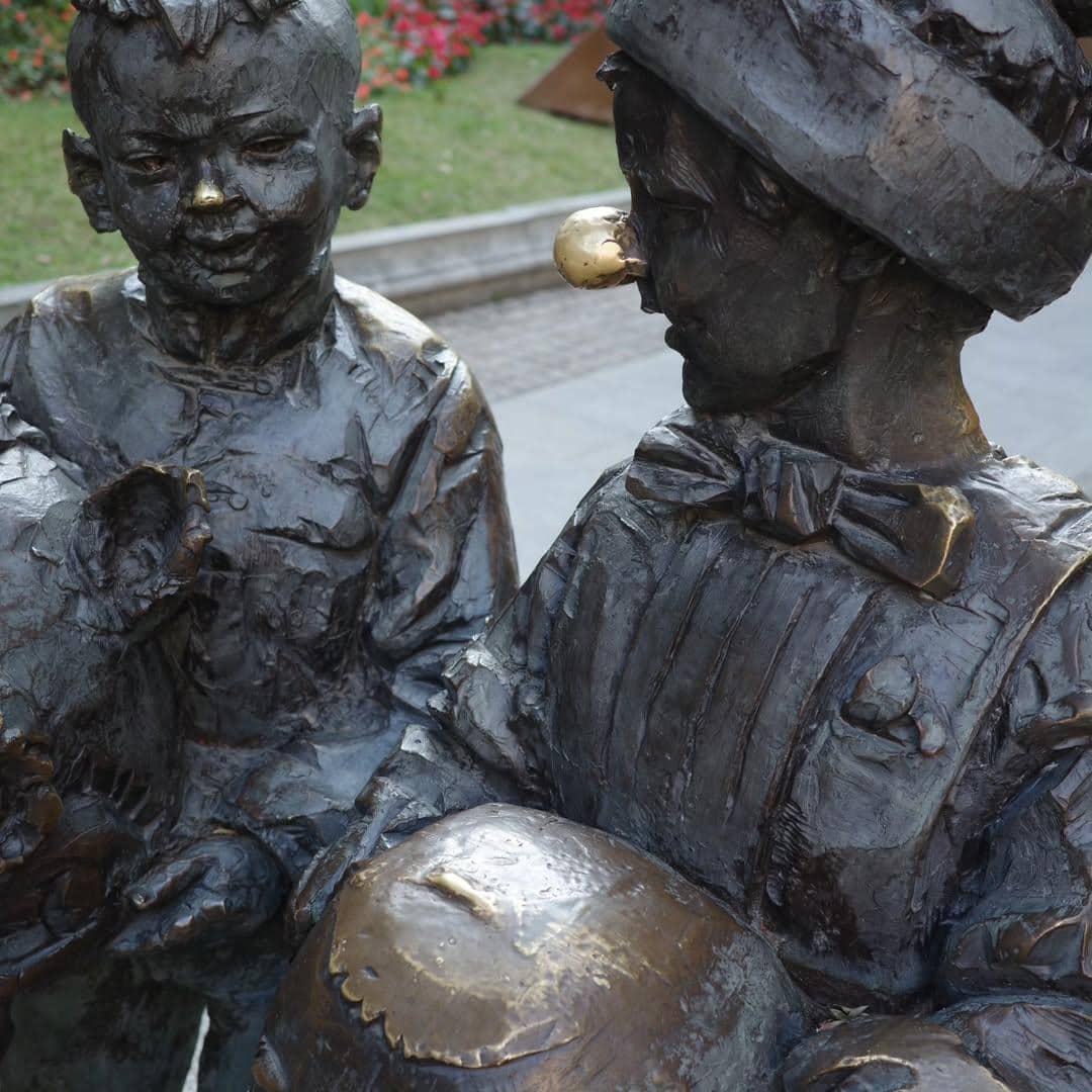 Putri Delina jalan-jalan di Shamian Island