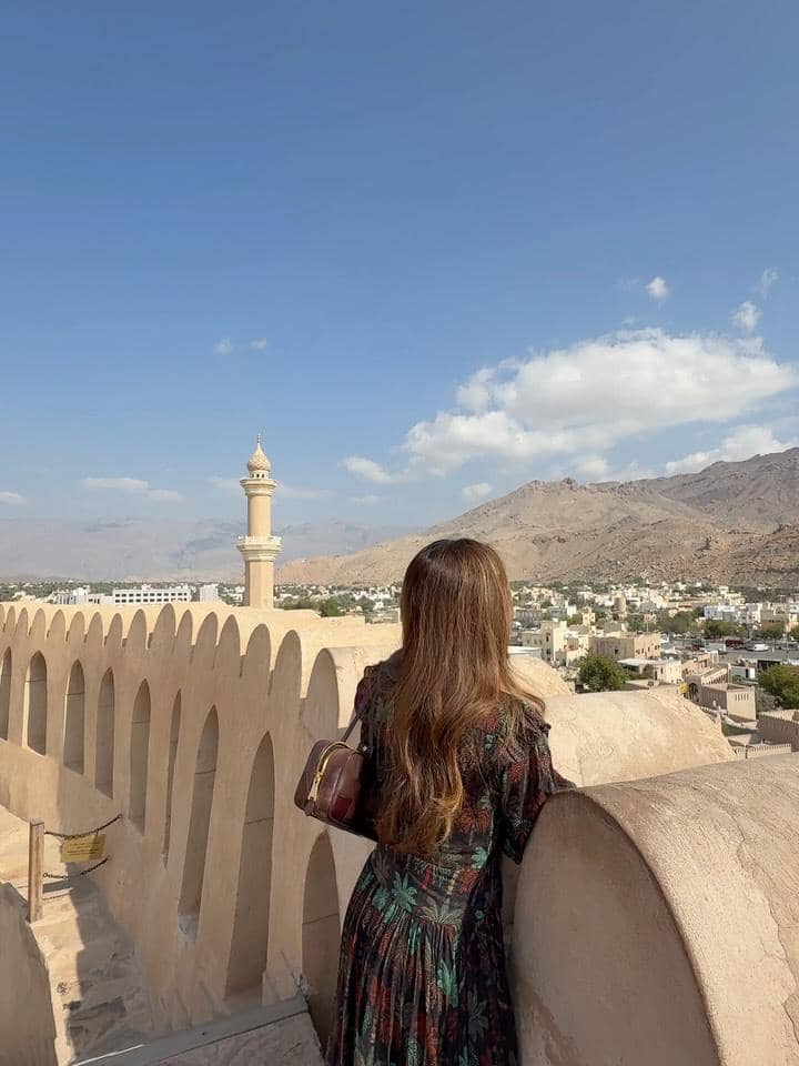 Marsha Aruan berkeliling di Benteng Nizwa