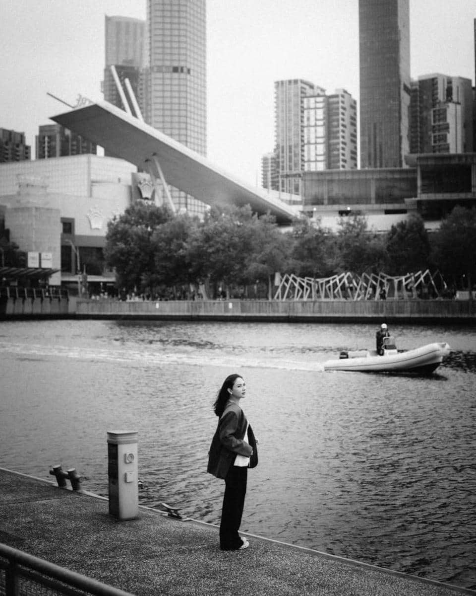 Jessica Mila menikmati wisata Melbourne River Cruises.