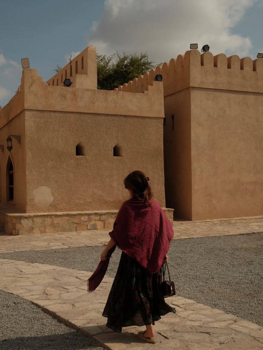 Marsha Aruan berkeliling di Benteng Nizwa