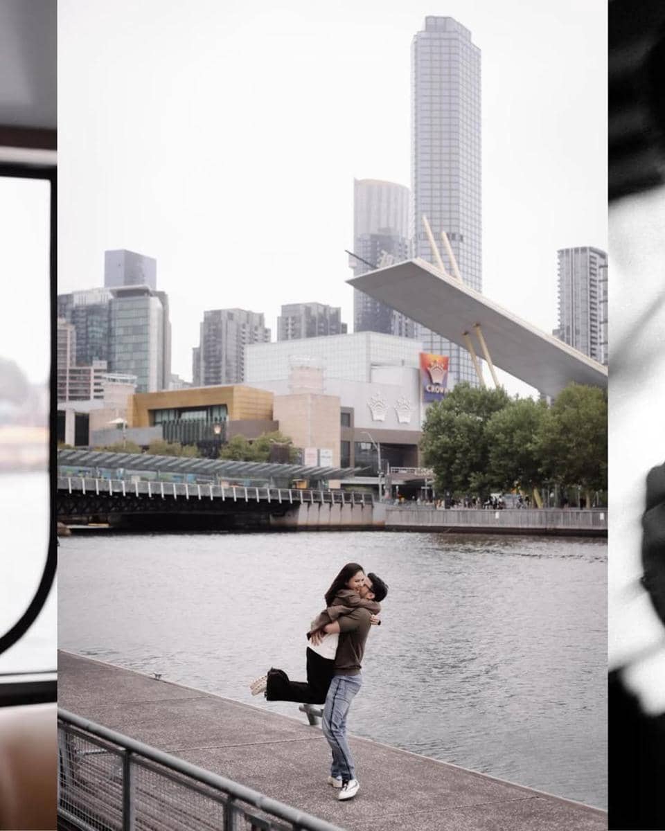 Jessica Mila menikmati wisata Melbourne River Cruises.