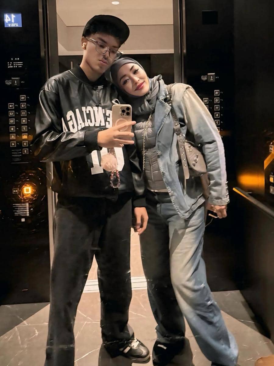 Angelina Sondakh liburan bareng Keanu Massaid ke Jepang