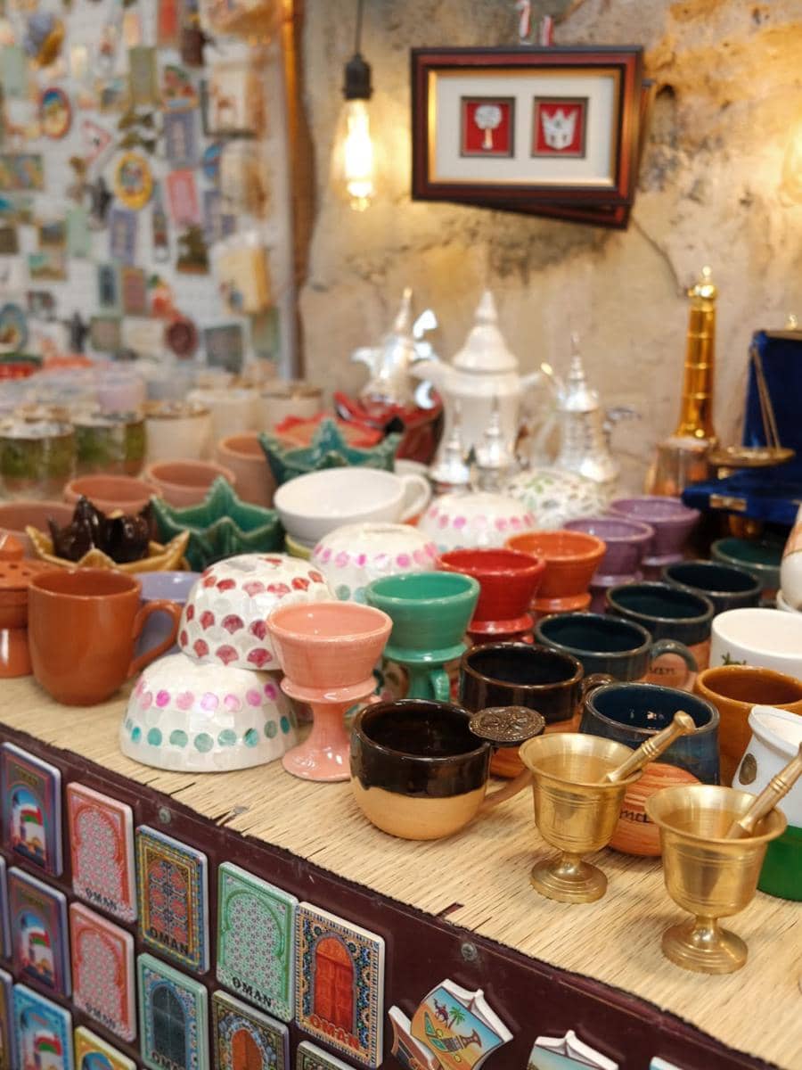 Marsha Aruan berkeliling di Benteng Nizwa