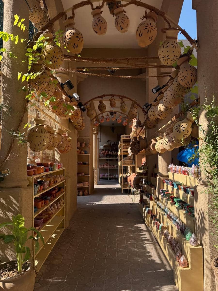 Marsha Aruan berkeliling di Benteng Nizwa